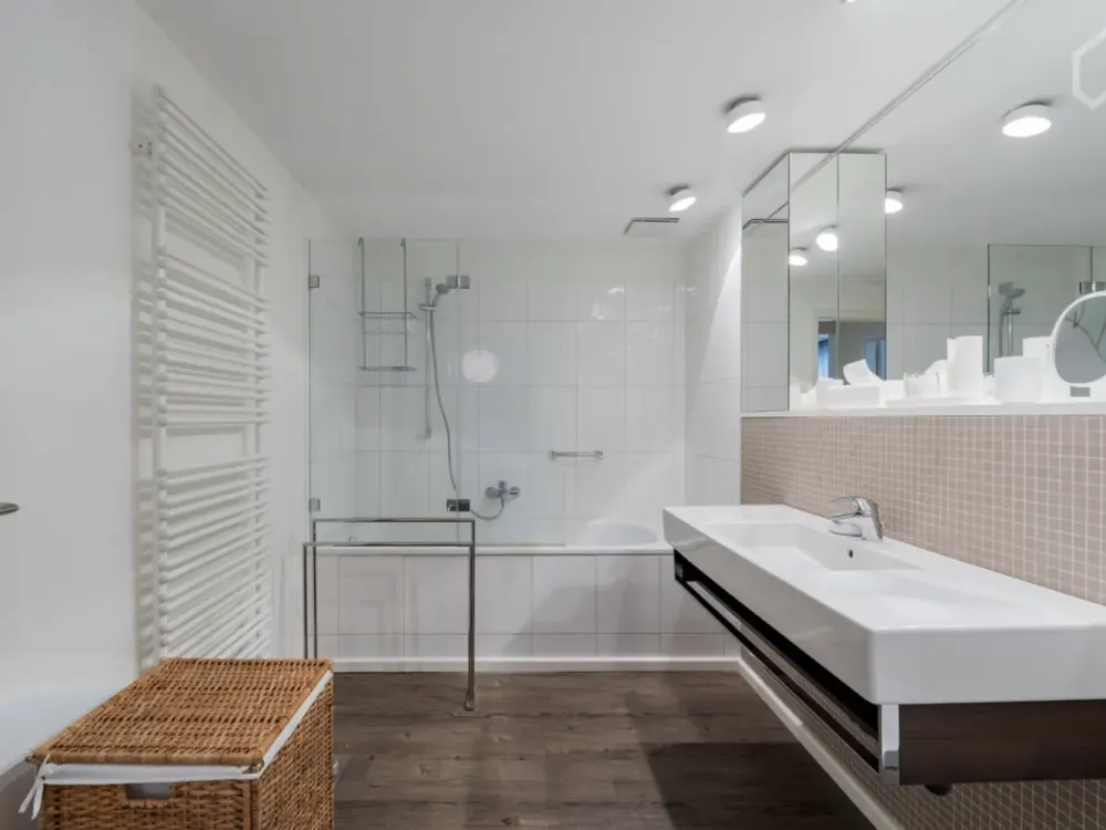 Exklusives möbliertes Penthouse im Herzen von Charlottenburg, mit rundum Terrasse