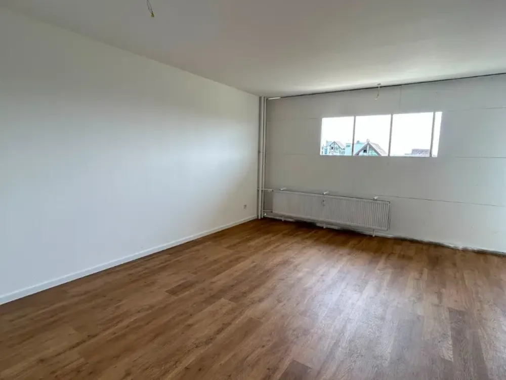 [LIS-10071] Top renovierte 3-Zimmer Wohnung neben dem Rhein-Center!