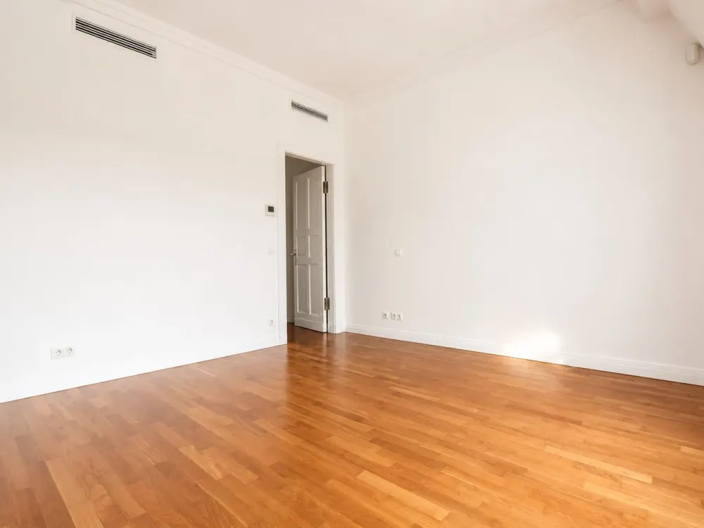 Elegantes Penthouse mit Dachterrasse und Kamin