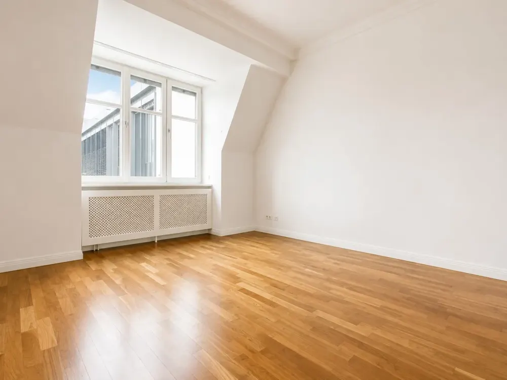 Elegantes Penthouse mit Dachterrasse und Kamin