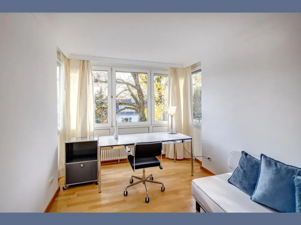 Möbliert: Dachterrassenwohnung in exklusiver Lage des Herzogparks