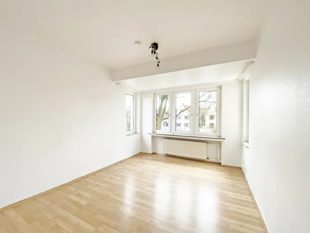 Herrliche 3-Zimmer-Wohnung mit Südwest-Balkon in der Neustadt!