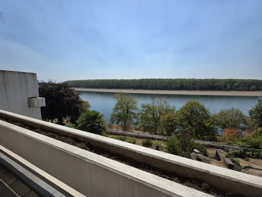 Maisonettewohnung mit Rheinblick und großzügiger Terrasse in Köln-Ensen