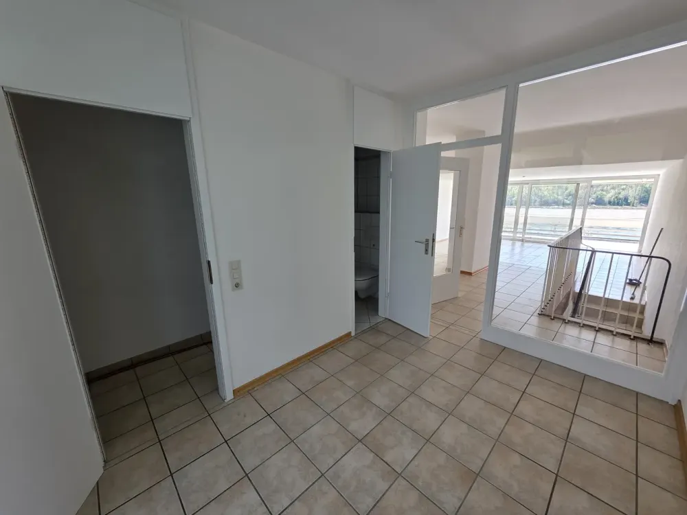Maisonettewohnung mit Rheinblick und großzügiger Terrasse in Köln-Ensen