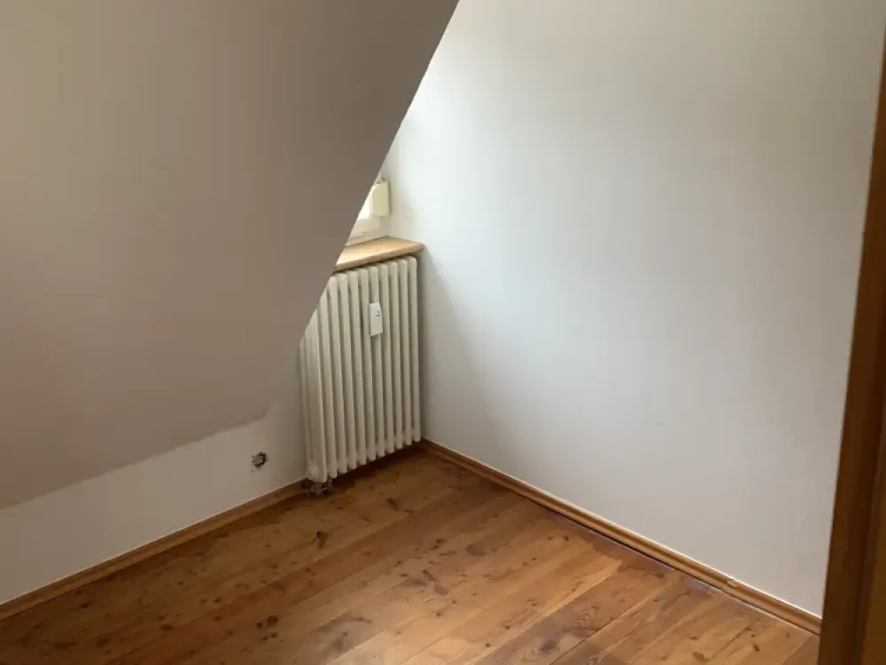 Attraktive 3-Zimmer-Altbauwohnung mit Balkon und Einbauküche in Aichtal-Grötzingen
