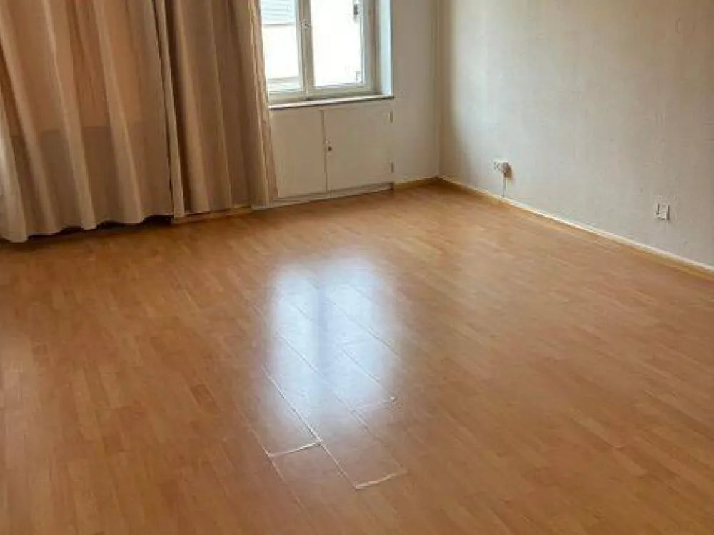 Zentralgelegene 2-Zimmer-Wohnung mit Loggia in Saarbrücken (St. Johann). 5 Min zur City, 15 Min zur Uni