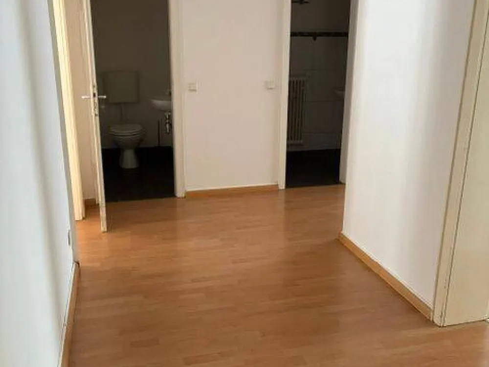 Zentralgelegene 2-Zimmer-Wohnung mit Loggia in Saarbrücken (St. Johann). 5 Min zur City, 15 Min zur Uni