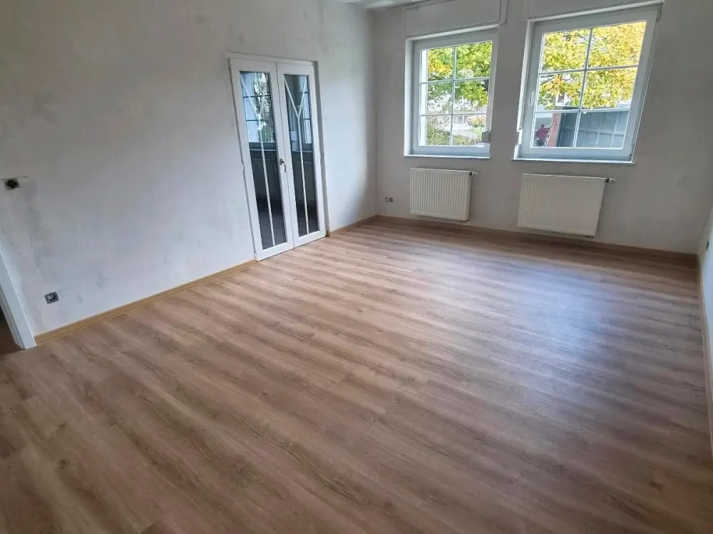 3-room kitchen bathroom ground floor apartment in city villa directly by the park
