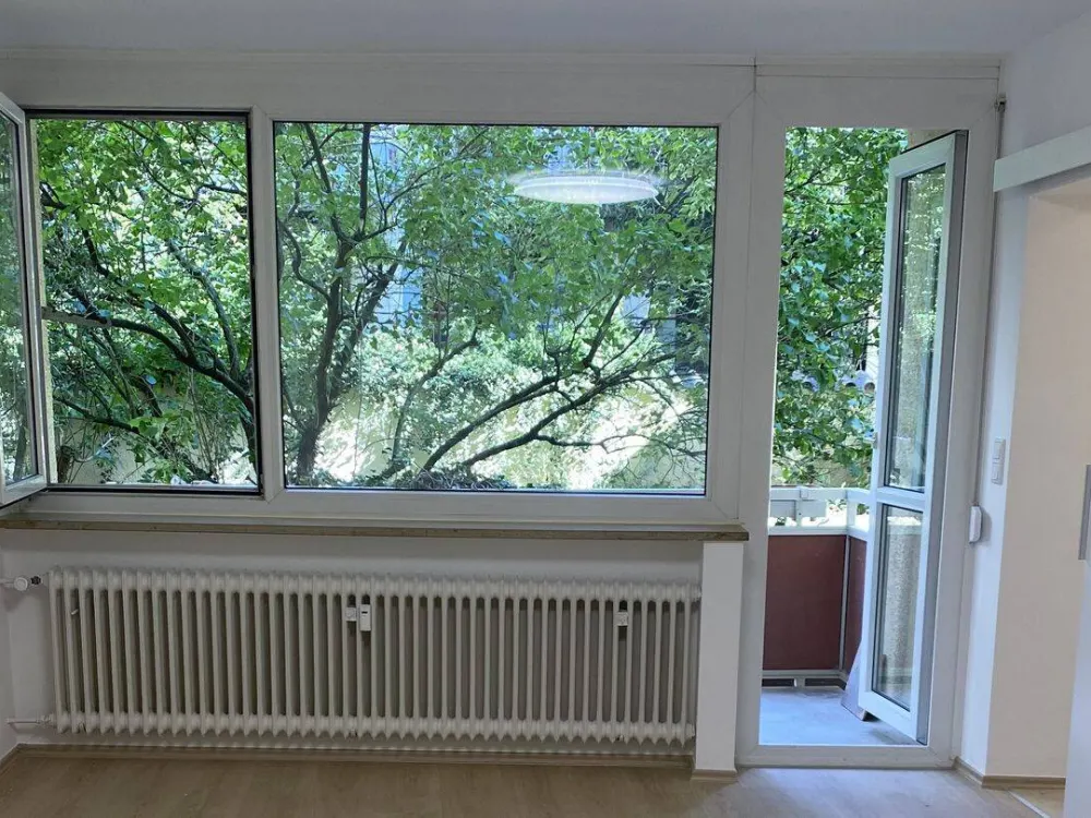 Schöne 2 Zimmer-Wohnung( EG) mit Balkon in München-Schwabing