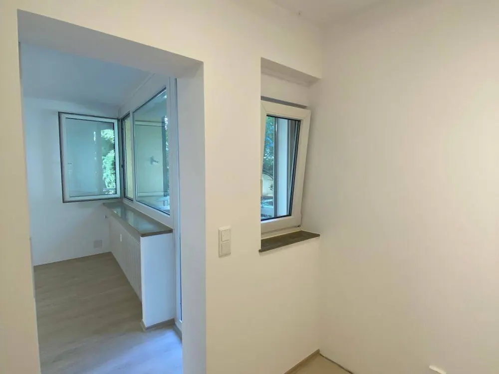 Schöne 2 Zimmer-Wohnung( EG) mit Balkon in München-Schwabing