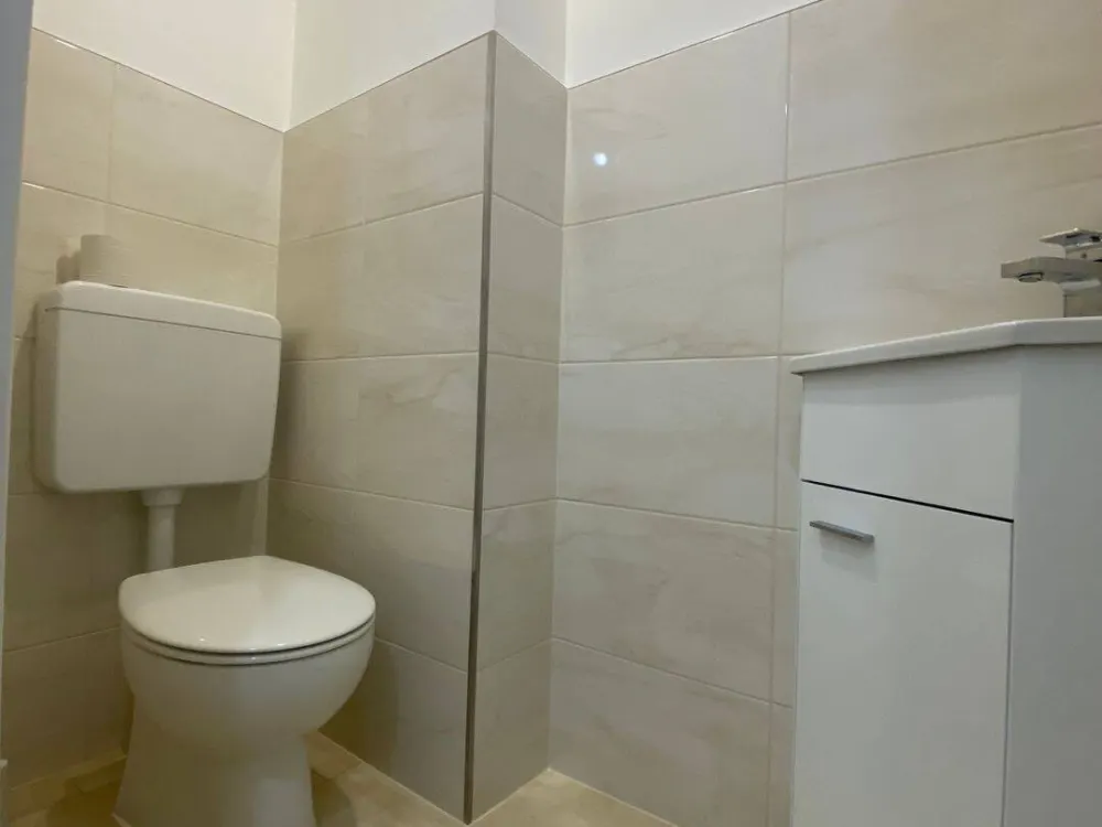 Schöne 2 Zimmer-Wohnung( EG) mit Balkon in München-Schwabing