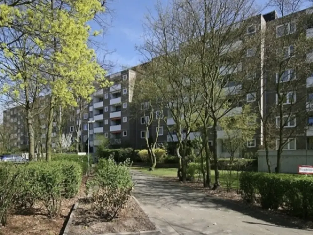 von Privat: voll Möblierte Wohnung mit Einbauküche, Vollbad, 2 WC, 2 Balkonen