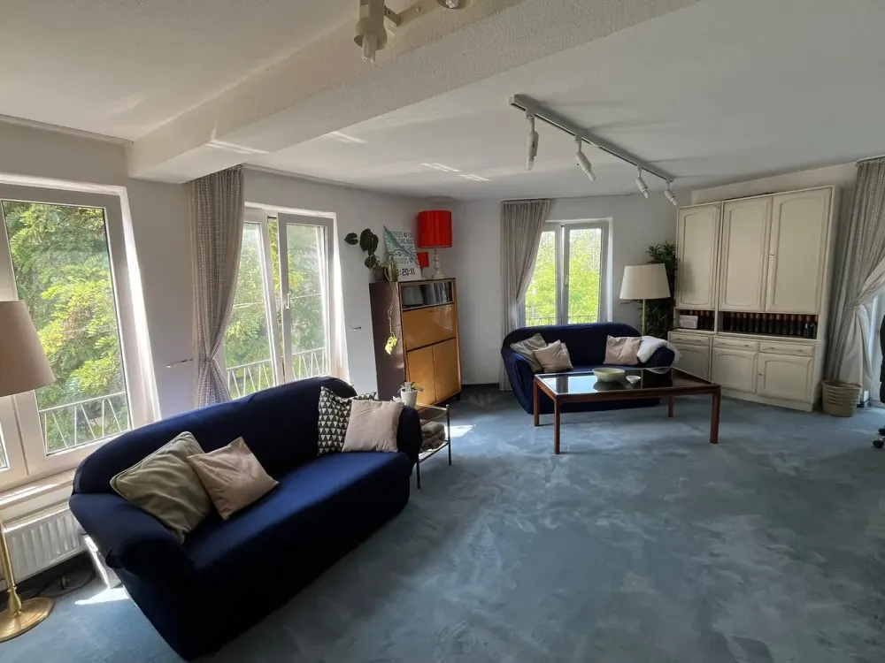 Lebendiges Stadtleben: möblierte 2-Zimmer-Wohnung im Herzen von Lehel
