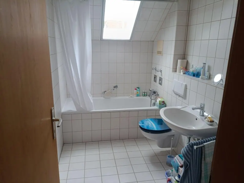 Schöne DG Wohnung im 2.Stock Nähe Marktplatz Markt Schwaben