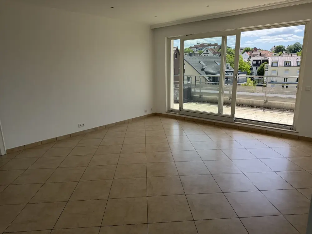 Von Privat - Penthouse Wohnung, zentraler Lage in Böblingen