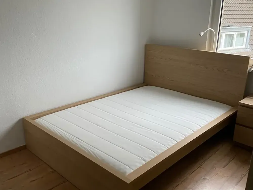 Möbliertes WG-Zimmer im Studentenhaus, ab 01.09.
