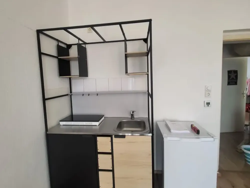 Möbliertes WG-Zimmer im Studentenhaus, ab 01.09.