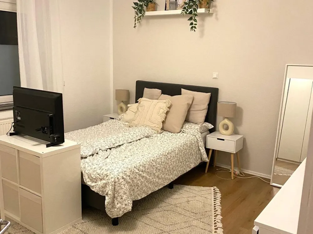Für Kurzentschlossene: 3 Zimmer Altbauwohnung im Kreuzviertel