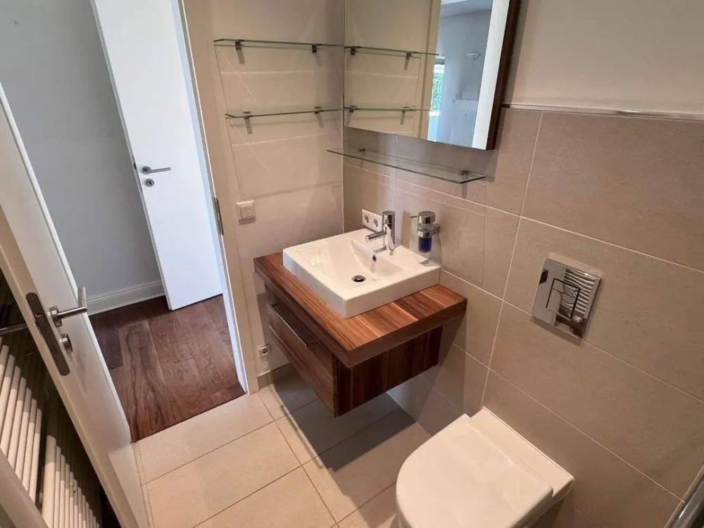 Exklusive 3 Zimmerwohnung mit Terrasse, offener Kamin, Einbauküche in Düsseldorf-Zooviertel / Pempelfort