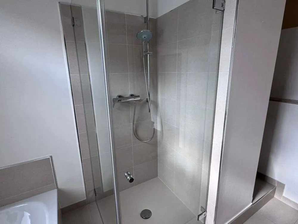 Exklusive 3 Zimmerwohnung mit Terrasse, offener Kamin, Einbauküche in Düsseldorf-Zooviertel / Pempelfort