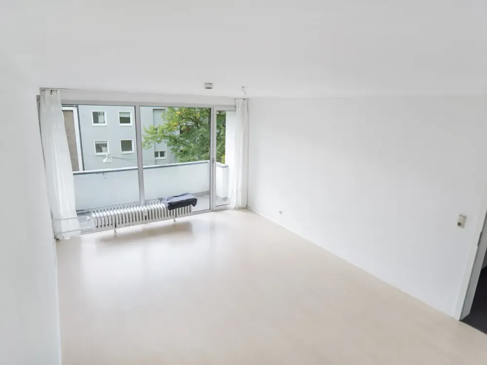 Zuhause mit 2 Zimmern und Balkon in Köln-Lindenthal
