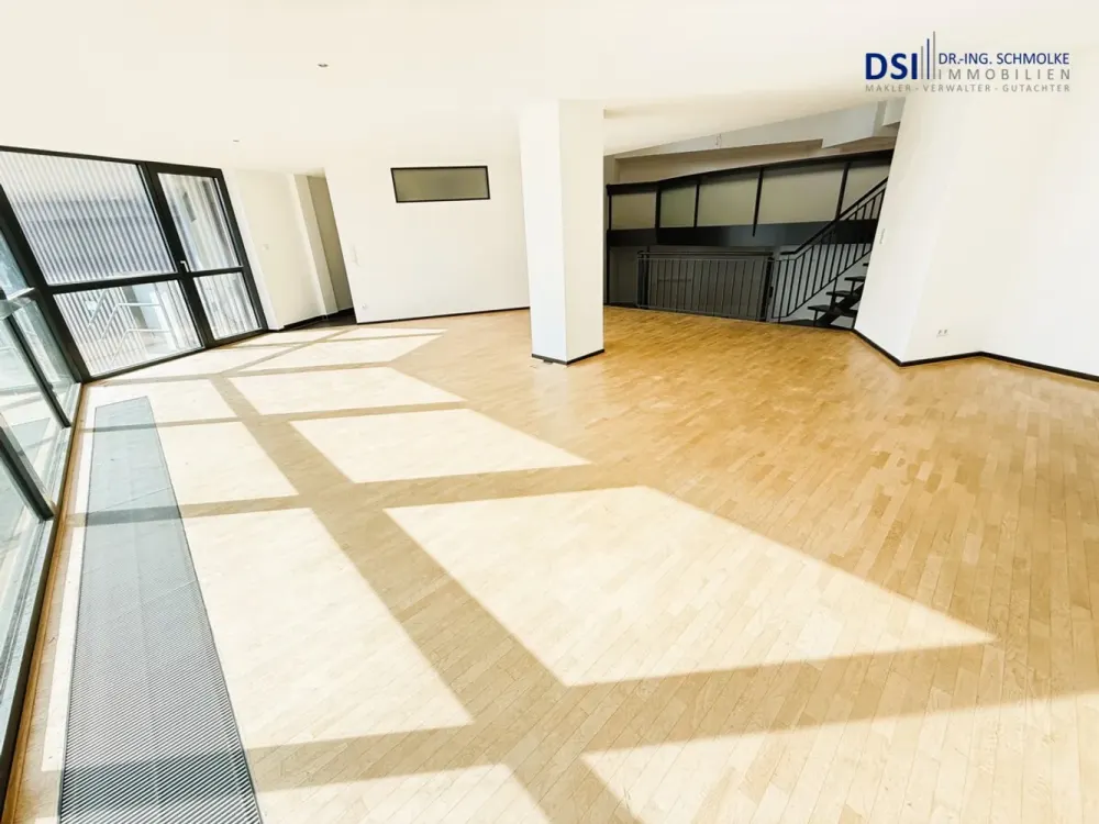 Sülz: Exklusives Wohnen im Loft mit viel Licht