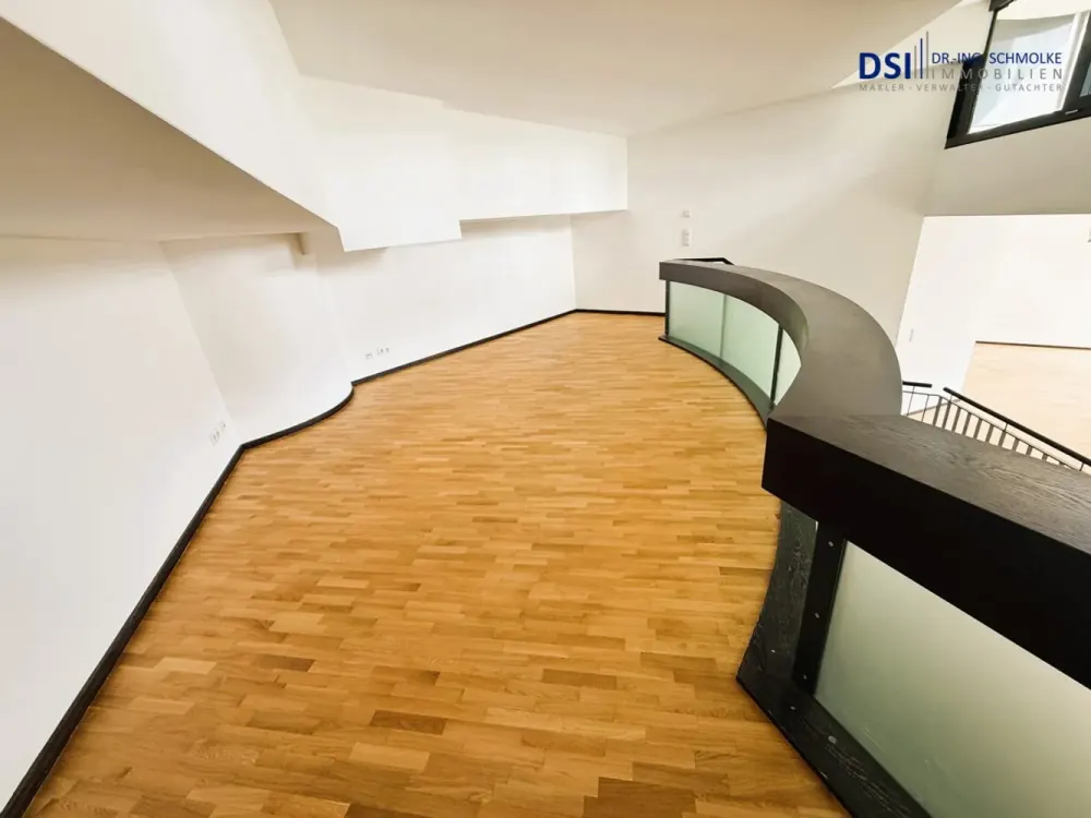 Sülz: Exklusives Wohnen im Loft mit viel Licht