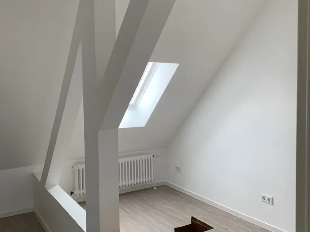 *attraktive 4-Zimmer-Maisonette-Wohnung mit Balkon*