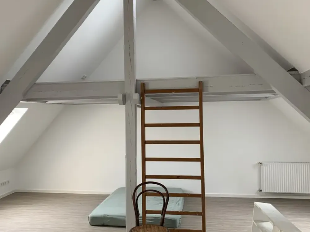 *attraktive 4-Zimmer-Maisonette-Wohnung mit Balkon*