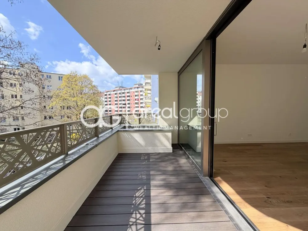 Großzügig & lichtdurchflutet: Neubauwohnung mit besonderer Architektur