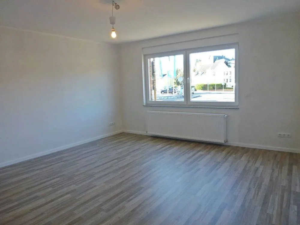 Longerich; Sanierte 3-Zimmerwohnung im Hochparterre!
