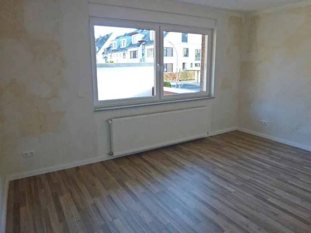 Longerich; Sanierte 3-Zimmerwohnung im Hochparterre!