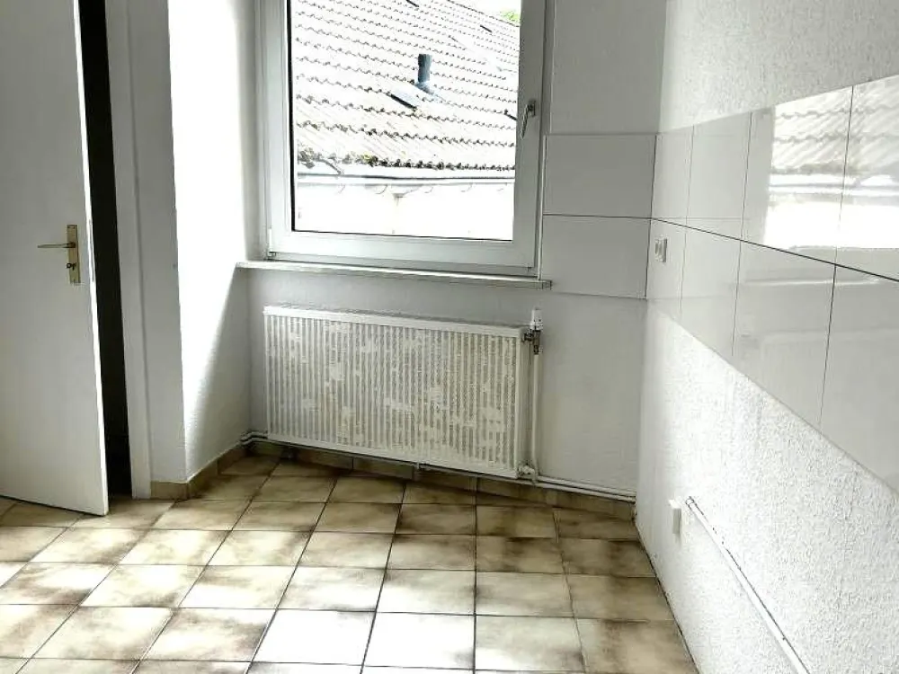 Frisch renoviert, der Farbeimer ist schon ausgezogen.
