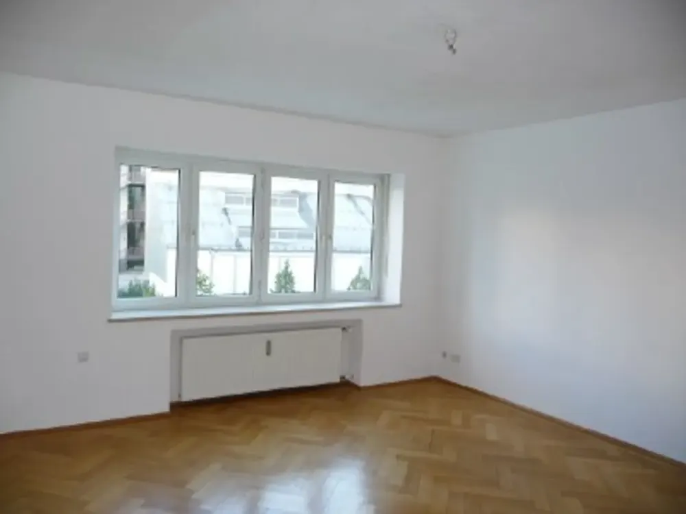 Sendling, schön renovierte, ruhige 4-Zi.-Whg., Südbalkon, EBK, 1. OG