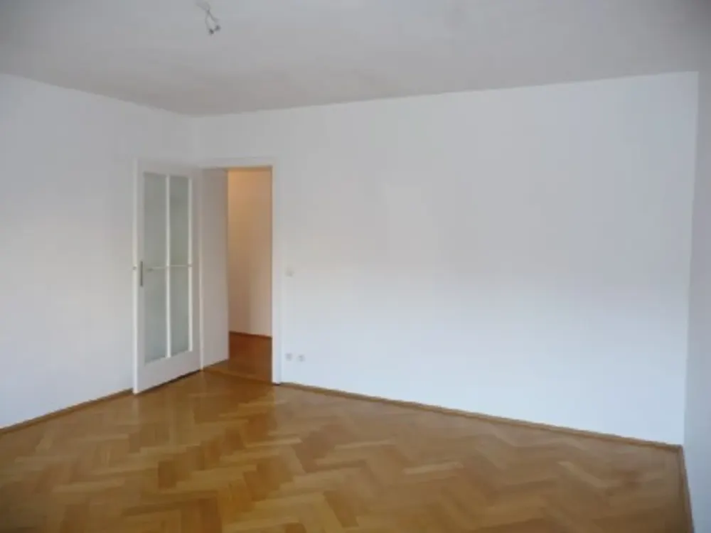 Sendling, schön renovierte, ruhige 4-Zi.-Whg., Südbalkon, EBK, 1. OG