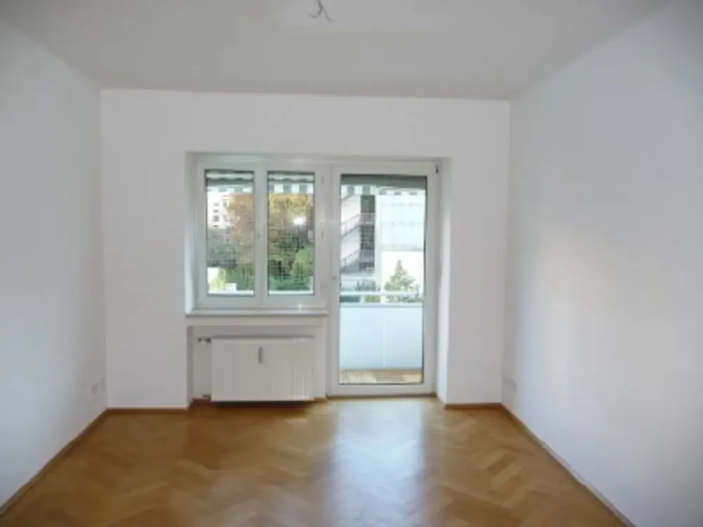 Sendling, schön renovierte, ruhige 4-Zi.-Whg., Südbalkon, EBK, 1. OG