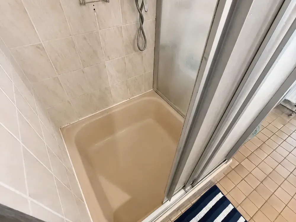 FREI AB SOFORT!!!: * 1-Zi.- ca. 22,5 qm * renoviert * sep. WC * Werastraße * Küchenoption *