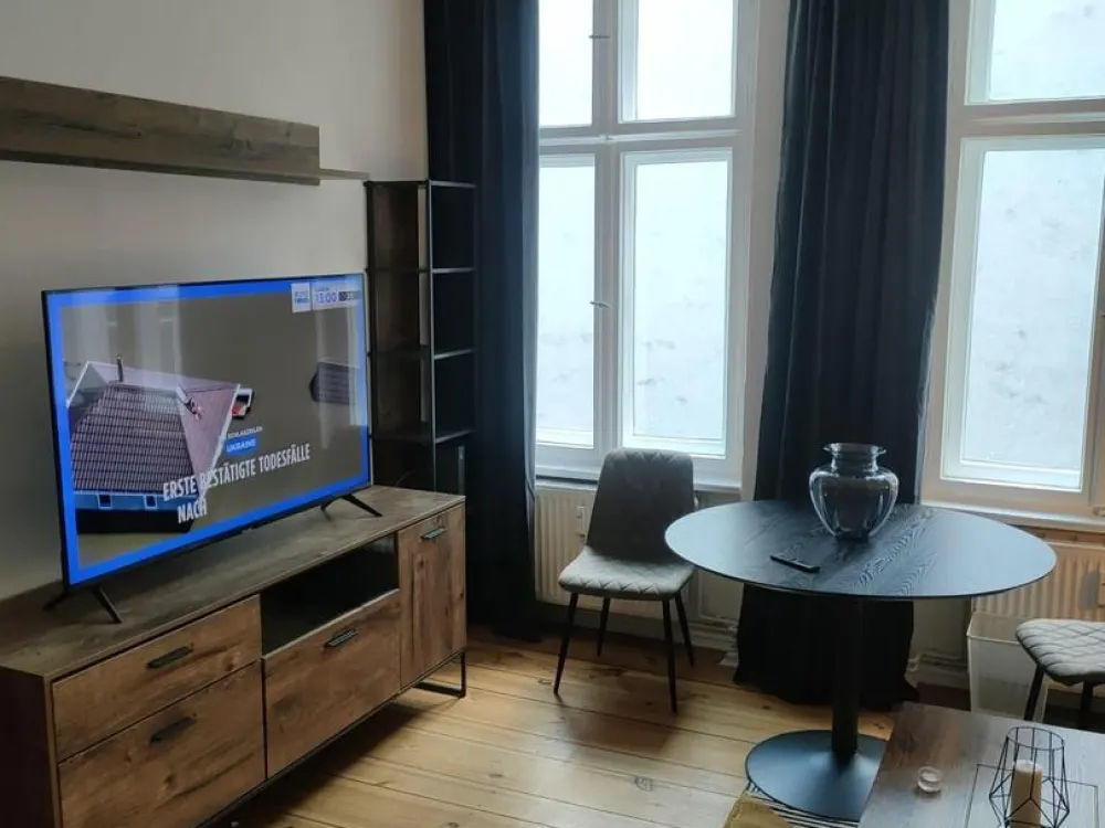 Neu renoviert, voll möbliert, 1 Zi. Whg, all inclusive Miete, befristet
