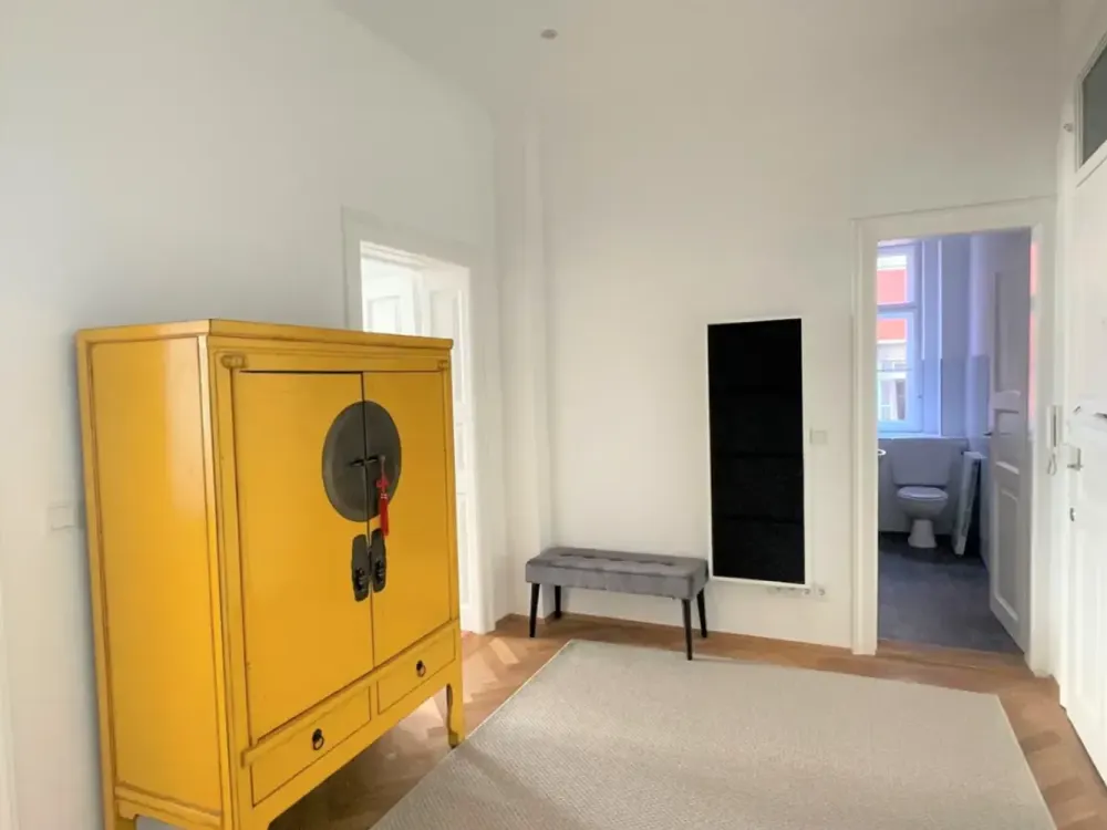 *** Fully furnished *** Repräsentative Wohnung mit Balkon in denkmalgeschütztem Altbau