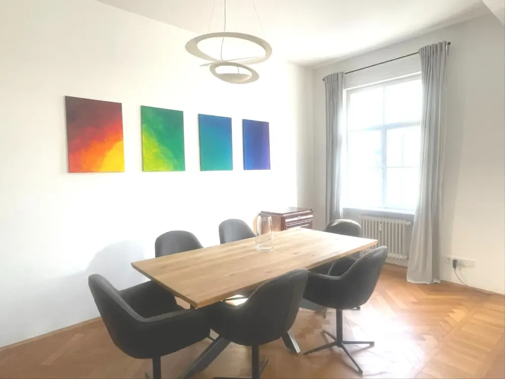 *** Fully furnished *** Repräsentative Wohnung mit Balkon in denkmalgeschütztem Altbau