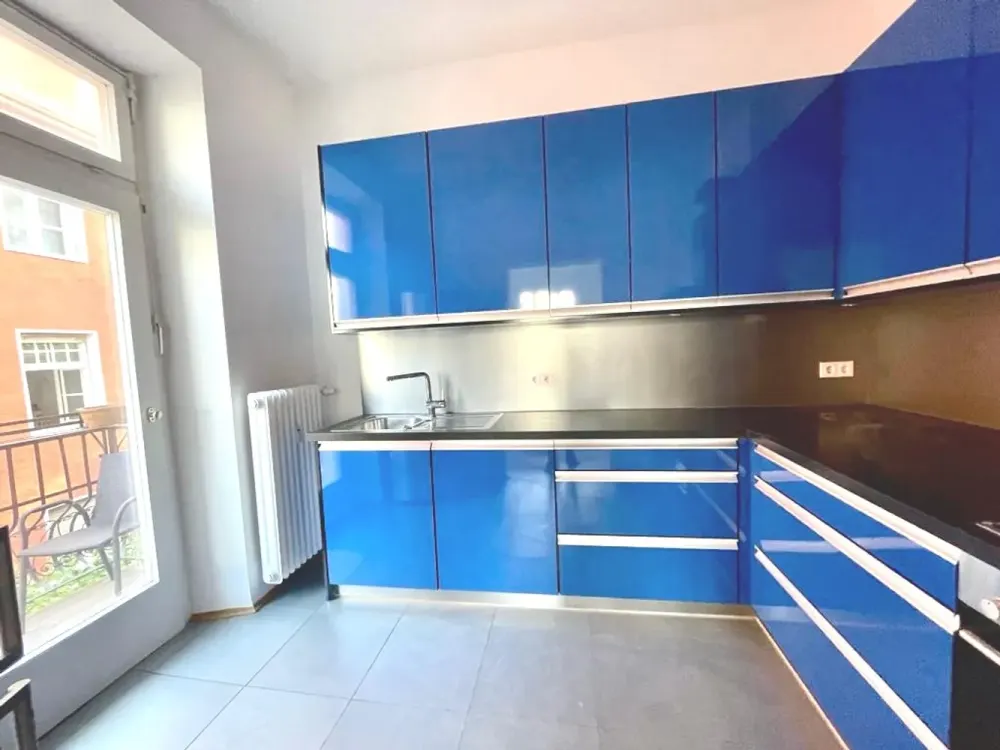 *** Fully furnished *** Repräsentative Wohnung mit Balkon in denkmalgeschütztem Altbau