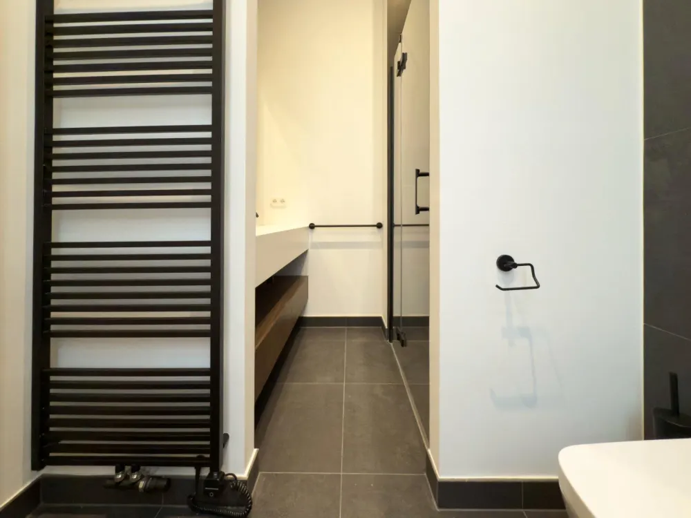 Befristet für 1,5 Jahre: Hochwertig sanierte 3-Zimmerwohnung mit ca. 96 m² im Riehmers Hofgarten