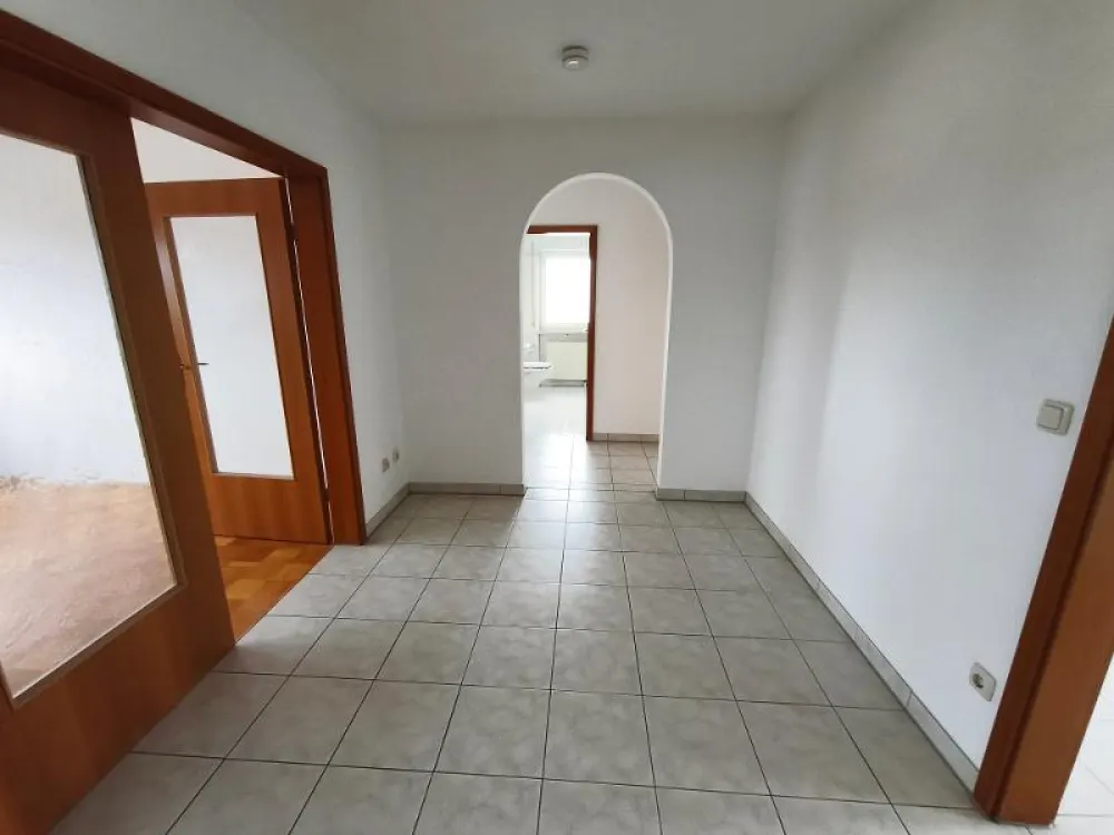 3 Zi. Wohnung (Nr. 6) im DG (2. OG) mit Balkon und Garage