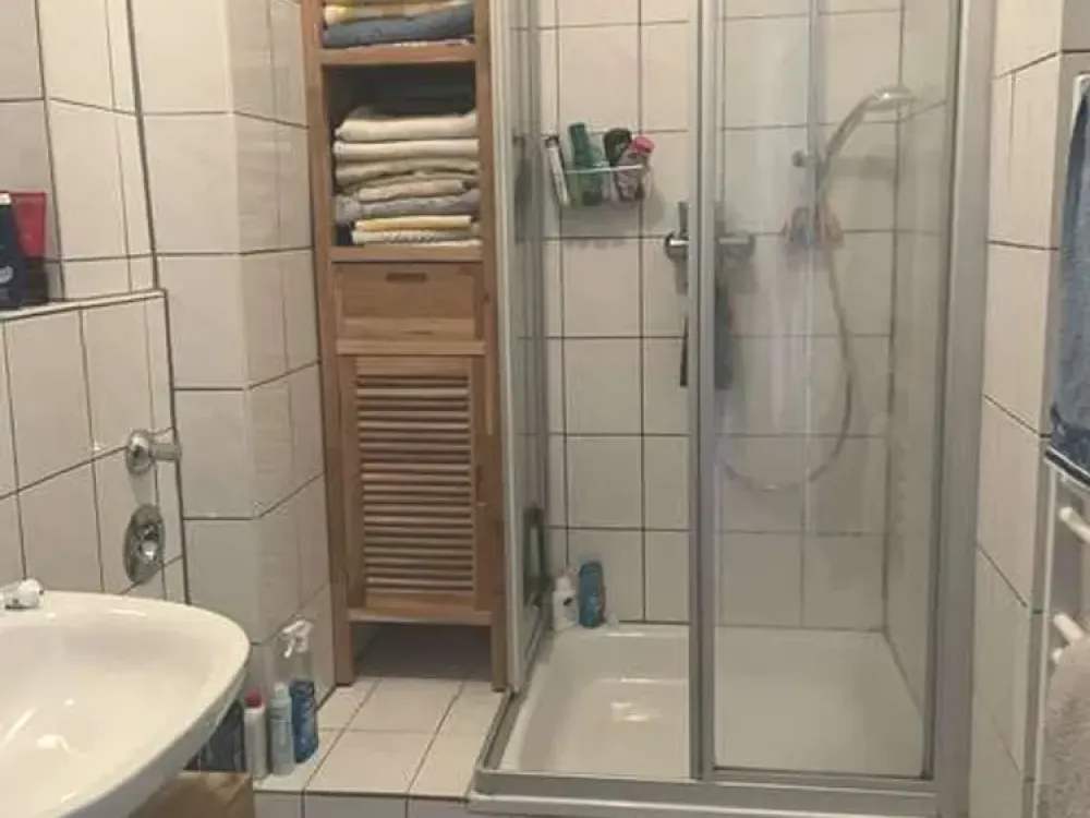 Gepflegte, großzügige 2-Zimmer-Altbauwohnung mit Balkon in guter Stadtlage, Offenbach am Main