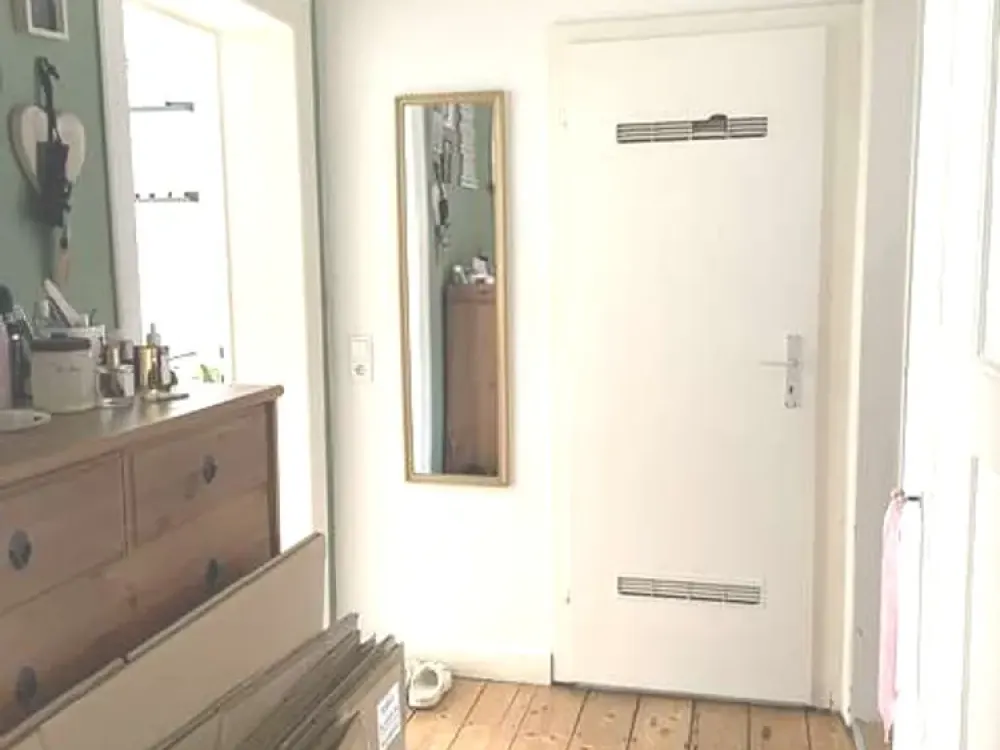 Gepflegte, großzügige 2-Zimmer-Altbauwohnung mit Balkon in guter Stadtlage, Offenbach am Main