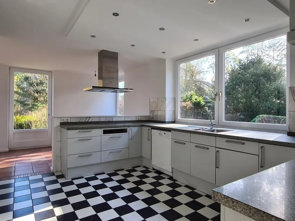 Spacious and Exceptional Apartment with Garden in Green Outskirts of Ramelsloh!