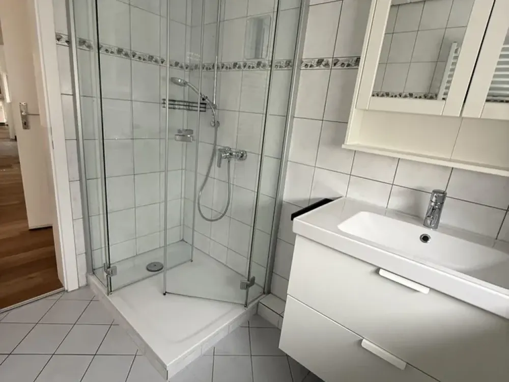 Großzügige 4 Zimmer EG Wohnung mit Terasse und kleinem Garten