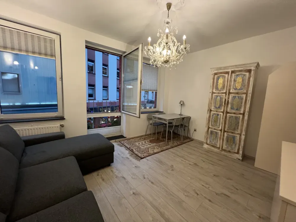 Möbliertes 1-Zimmer-Apartment mit separater Küche in bester Innenstadtlage von Köln