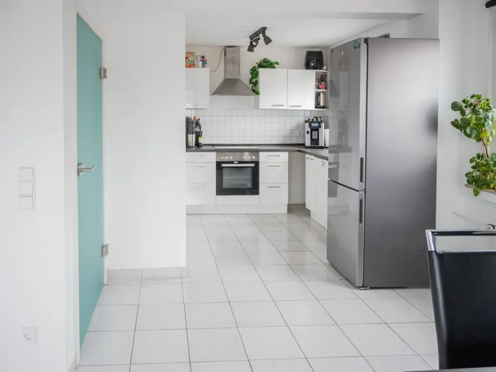 Köln-Grengel: Helle 3,5-Zimmer-Wohnung auf zwei Etagen mit Balkon