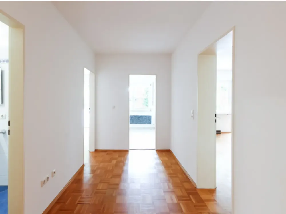 Helle 2-Zimmer-Wohnung mit großem Balkon